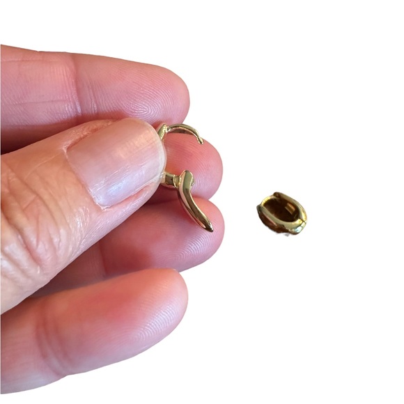 Milla Jewelry Small Gold Plated Hinge Hoop Earrings - Picture 3 of 7